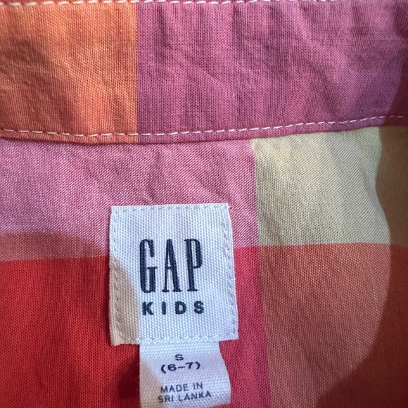 Boys Gap button down shirt, size 6-7 - Picture 3 of 4